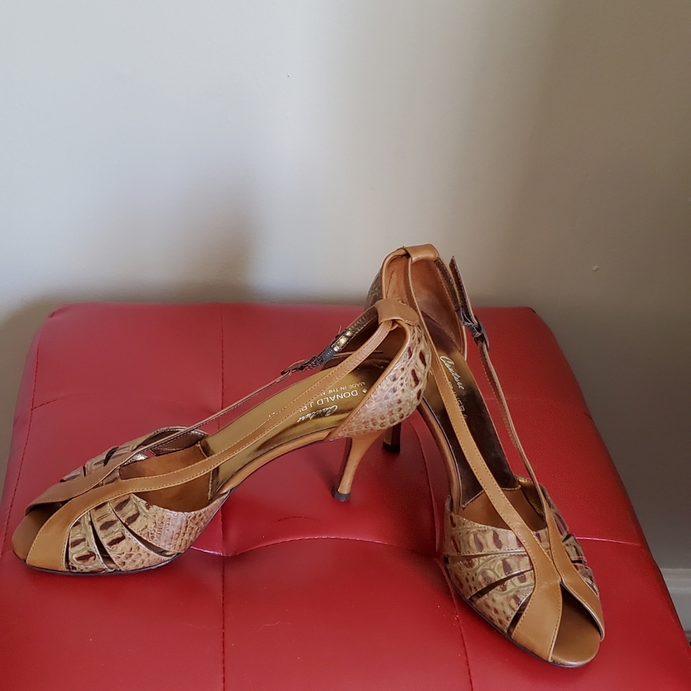 *COUTURE* Donald J. Pliner Open Toe Sandal Shoes